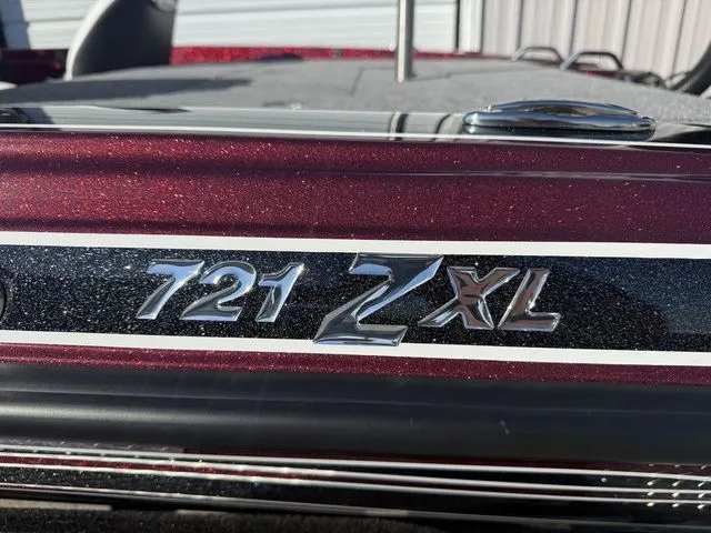Slide: The Image of Phoenix Bass Boat 721 ZXL 2026 - 5