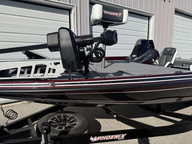 Slide: The Image of Phoenix Bass Boat 721 ZXL 2026 - 8