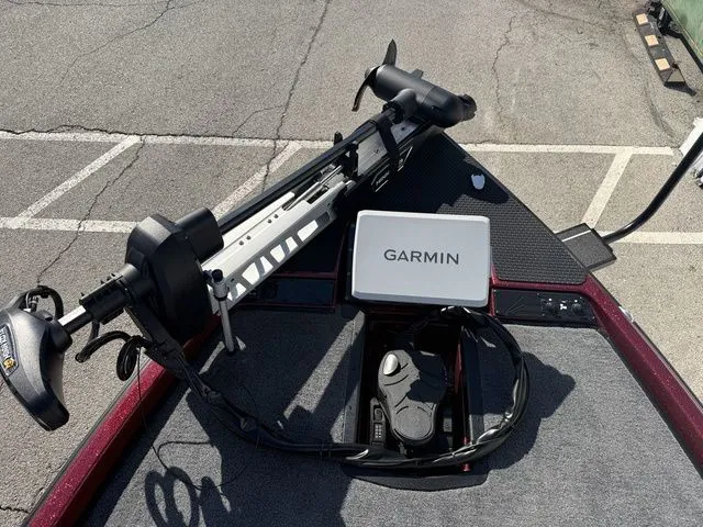 Slide: The Image of Phoenix Bass Boat 721 ZXL 2026 - 9