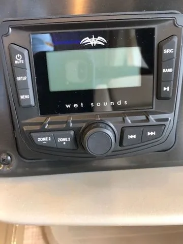 Slide: The Image of Sun Tracker PB 22RF XP3 2025 - 20