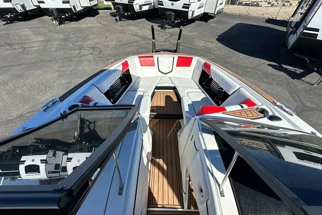 Slide: The Image of Nautique 2016 - 12