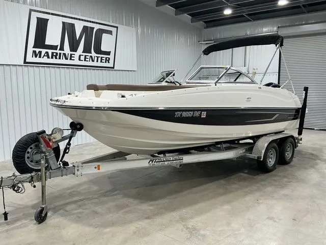 The Image of Bayliner 210 Deck Boat 2015 - undefined