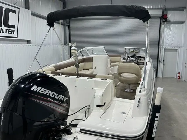 Slide: The Image of Bayliner 210 Deck Boat 2015 - 22