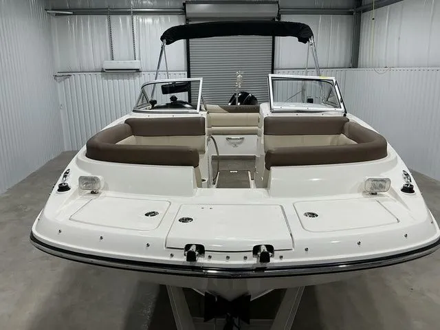 Slide: The Image of Bayliner 210 Deck Boat 2015 - 4
