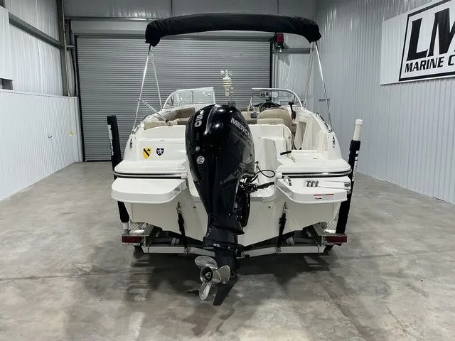 Slide: The Image of Bayliner 210 Deck Boat 2015 - 5