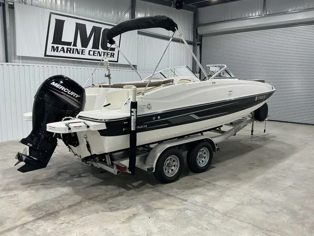 Slide: The Image of Bayliner 210 Deck Boat 2015 - 9