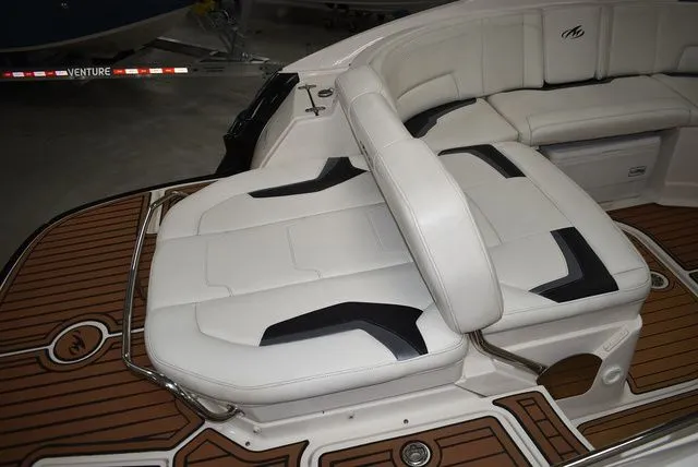 Slide: The Image of Monterey 264FSX 2013 - 11