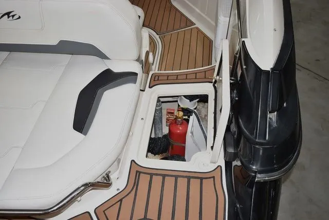 Slide: The Image of Monterey 264FSX 2013 - 29