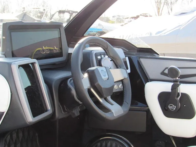 Slide: The Image of Malibu Wakesetter 21 LX 2023 - 11