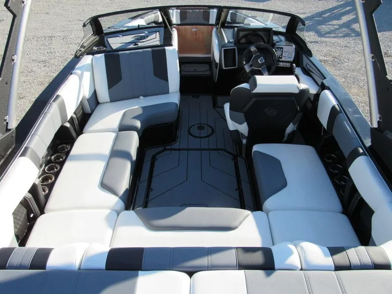Slide: The Image of Malibu Wakesetter 21 LX 2023 - 5