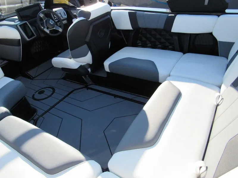 Slide: The Image of Malibu Wakesetter 21 LX 2023 - 8