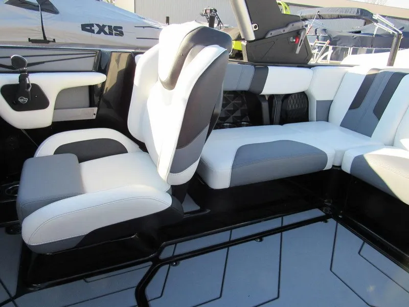 Slide: The Image of Malibu Wakesetter 21 LX 2023 - 9
