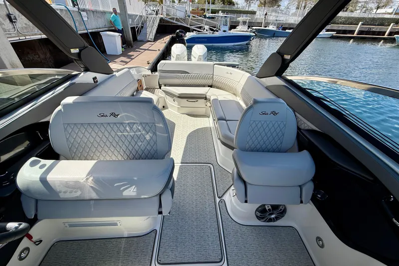Slide: The Image of Interior of 2025 Sea Ray SLX 280 Outboard with luxurious seating. - 23