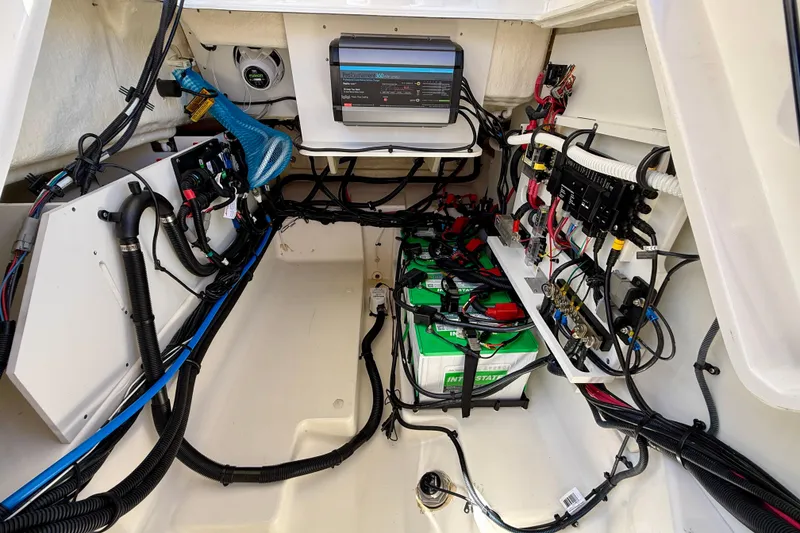 Slide: The Image of Electrical system of Sea Ray SLX 280 Outboard 2025. - 47