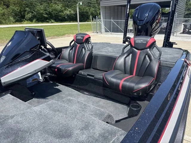 Slide: The Image of Skeeter ZXE20 2026 - 12