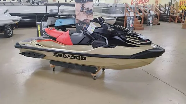 Slide: The Image of Sea-Doo RXT-X 2025 - 28