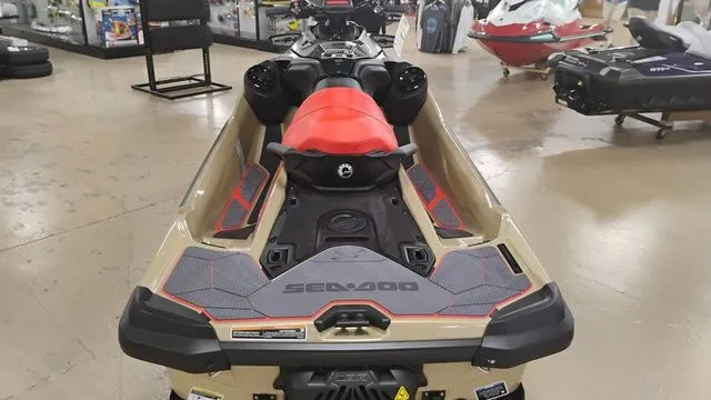 Slide: The Image of Sea-Doo RXT-X 2025 - 9