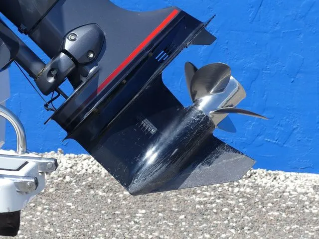 Slide: The Image of NauticStar 211 Angler 2018 - 10