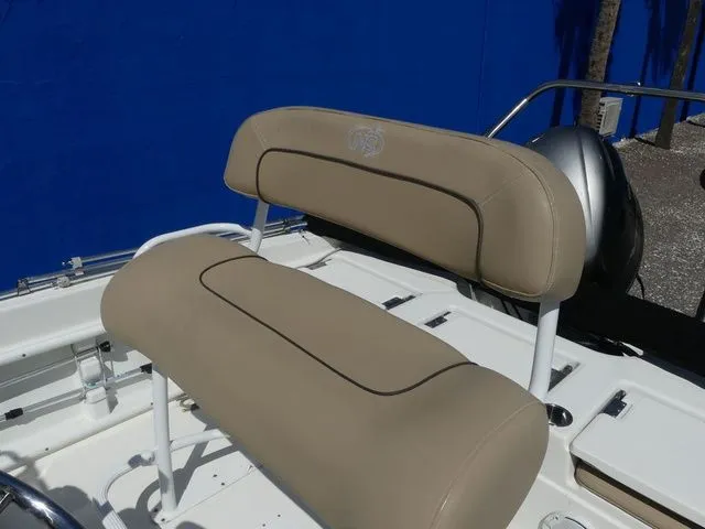 Slide: The Image of NauticStar 211 Angler 2018 - 14