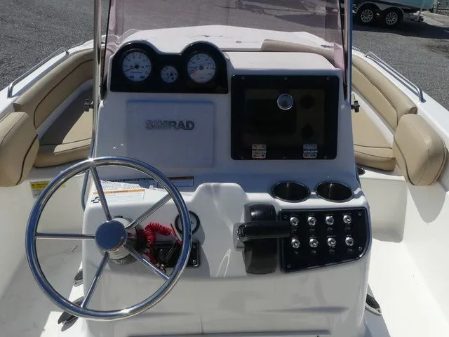 Slide: The Image of NauticStar 211 Angler 2018 - 15