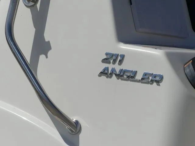 Slide: The Image of NauticStar 211 Angler 2018 - 8