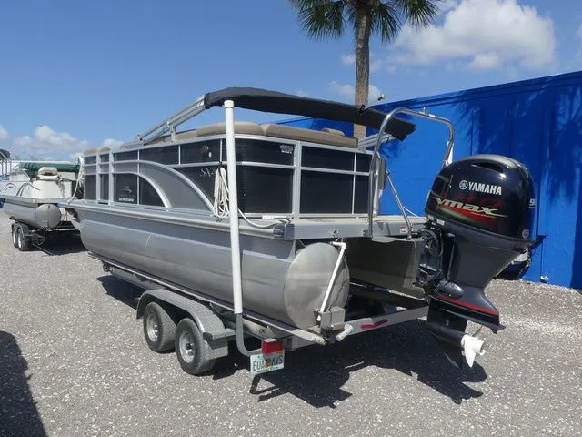 Slide: The Image of Bennington 20 SLX 2019 - 6