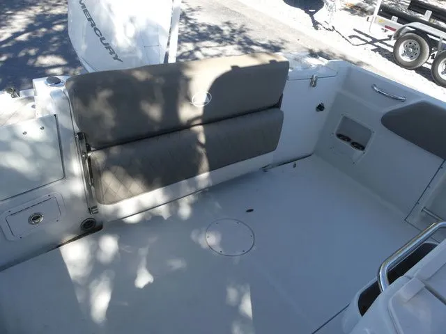 Slide: The Image of Finseeker 230 Center Console 2020 - 7