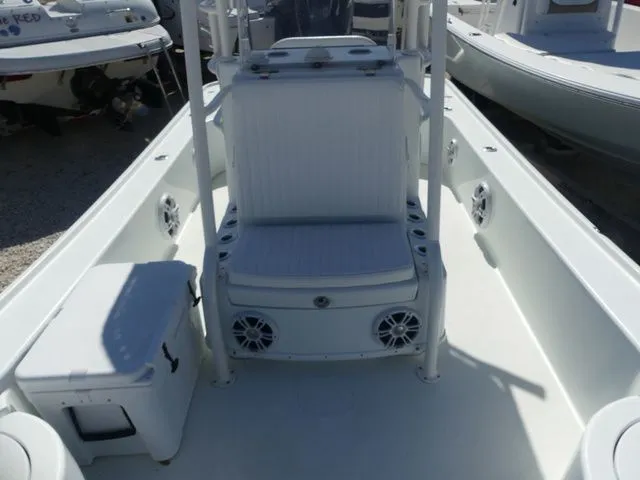 Slide: The Image of Yellowfin 24 2008 - 10