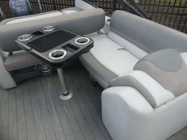 Slide: The Image of Avalon Catalina Versatile Rear Bench 23 FT 2021 - 9