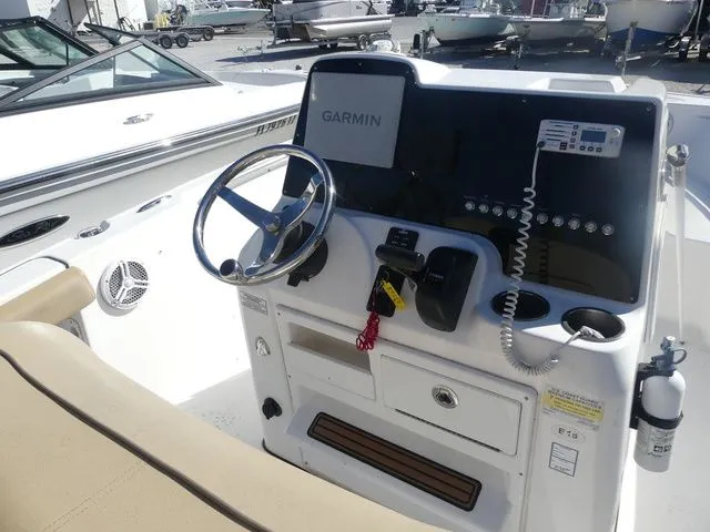 Slide: The Image of Tidewater 198 CC Adventure 2016 - 6