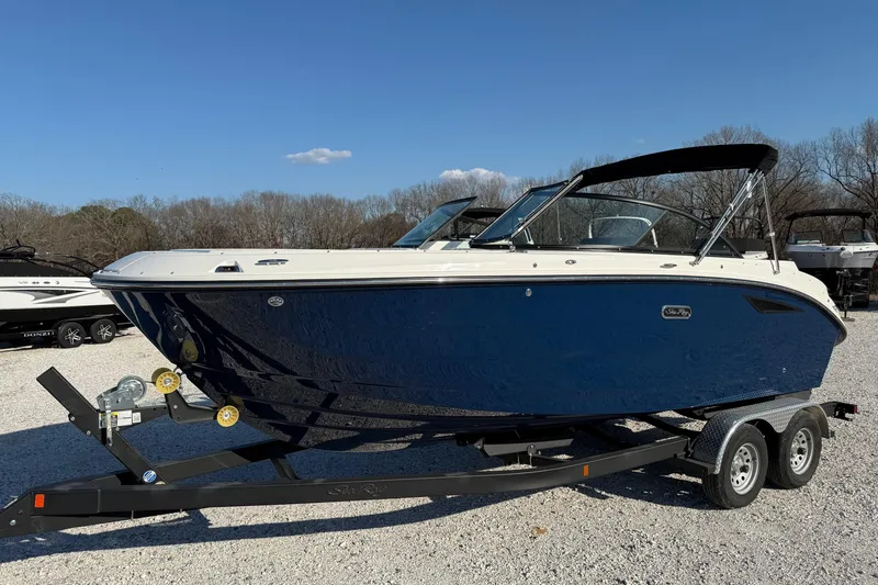 The Image of Sea Ray SDX 230 2026 - undefined