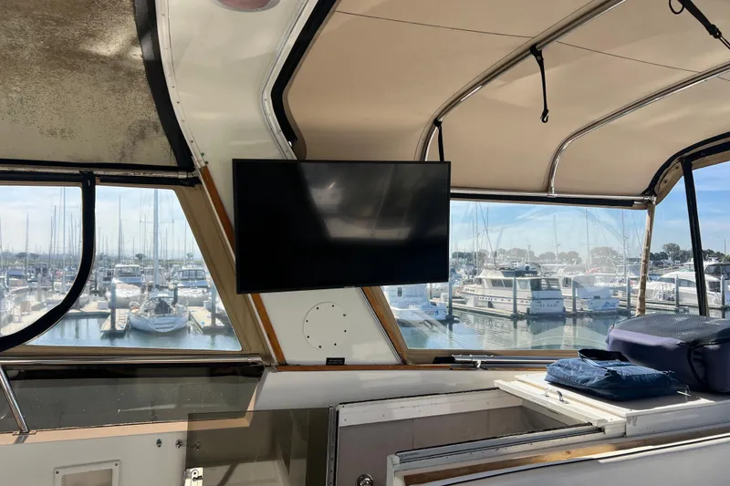 Slide: The Image of Liferaft - 6 person - 16