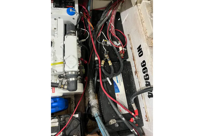 Slide: The Image of Engine Start batteries - 70