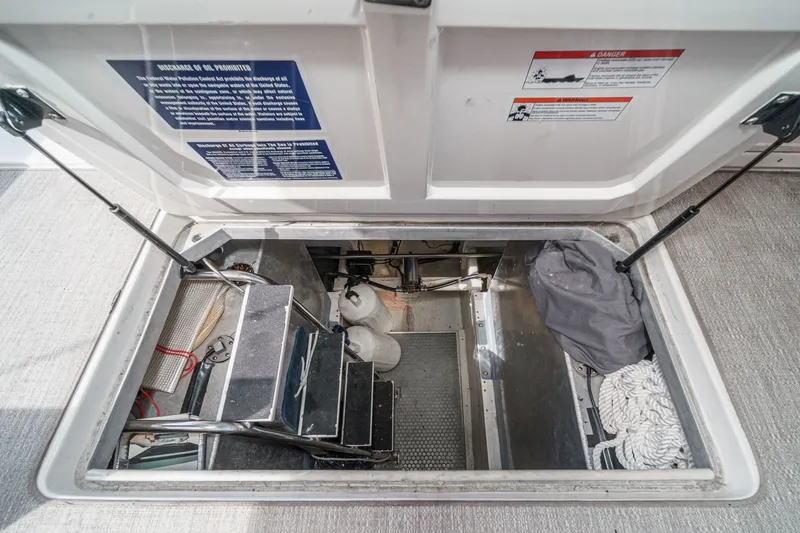 Slide: The Image of Navigator 56 Classic 2001 - 63