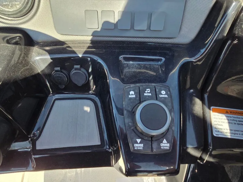 Slide: The Image of Yamaha AR240 2018 - 16