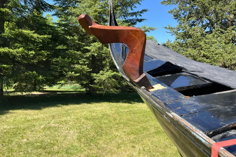 Slide: The Image of 1985 GONDOLA utility model on grass, surrounded by lush green trees. - 8