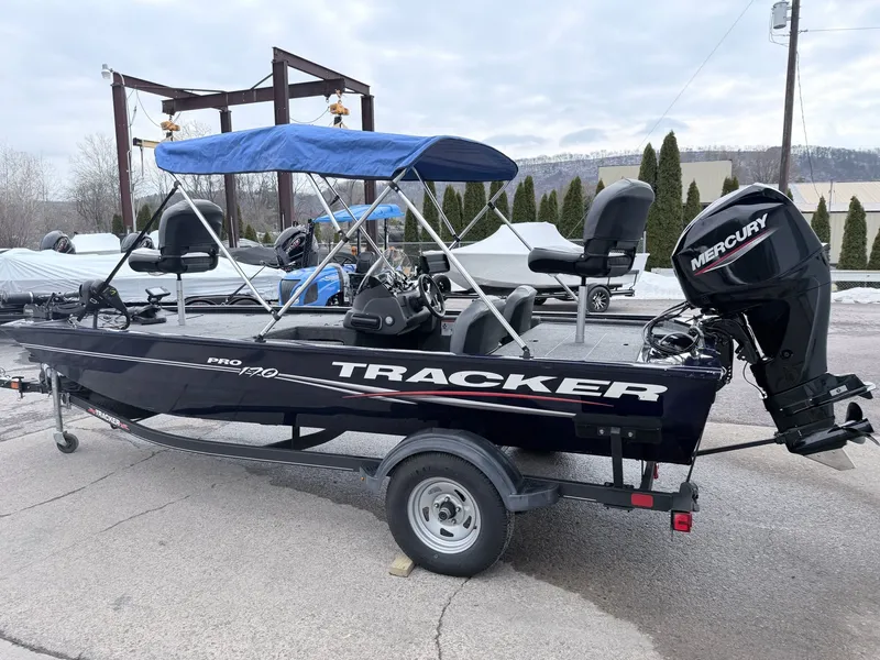 The Image of Tracker Pro 170 2021 - 1