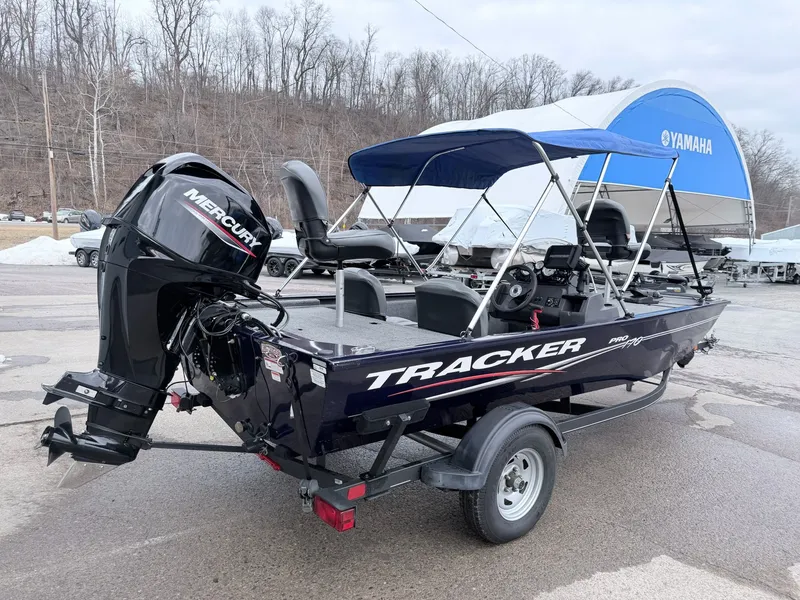 Slide: The Image of Tracker Pro 170 2021 - 11