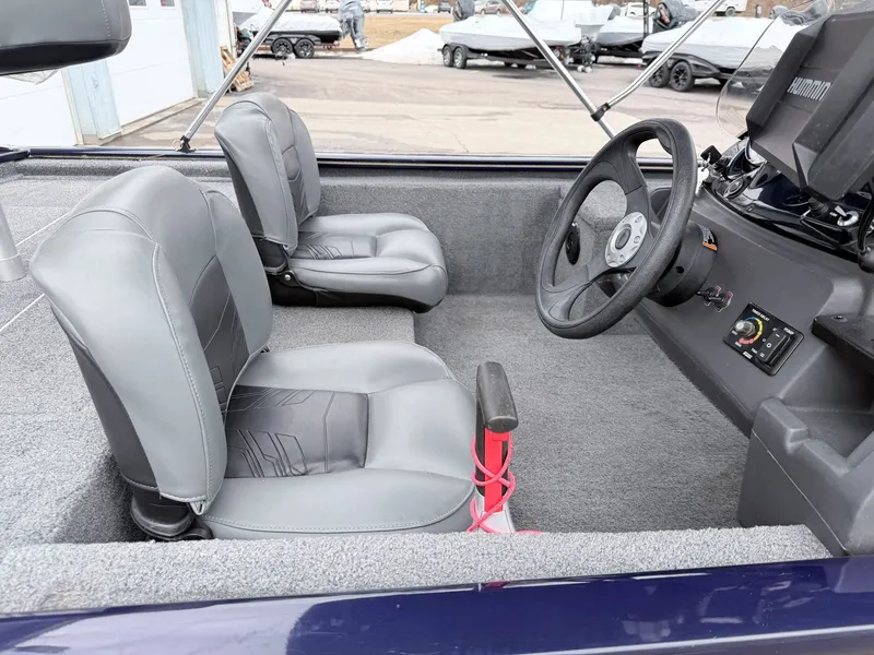 Slide: The Image of Tracker Pro 170 2021 - 17