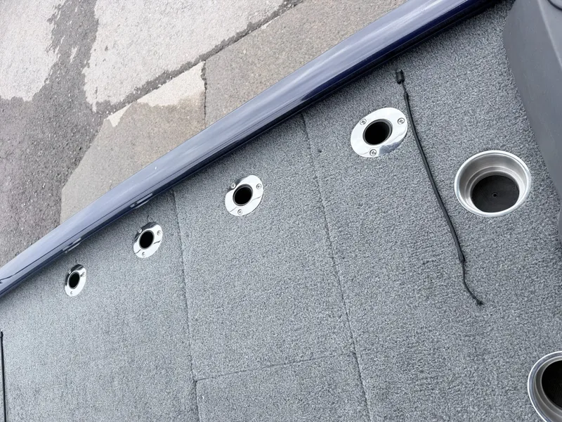 Slide: The Image of Tracker Pro 170 2021 - 19