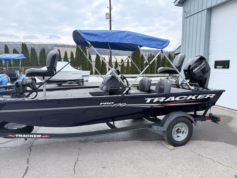 Slide: The Image of Tracker Pro 170 2021 - 20