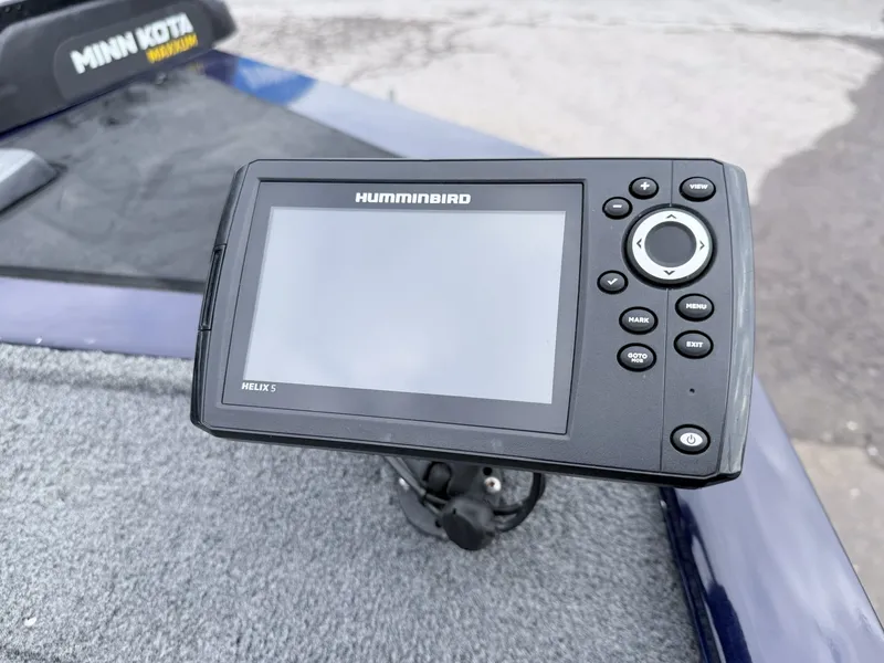 Slide: The Image of Tracker Pro 170 2021 - 24