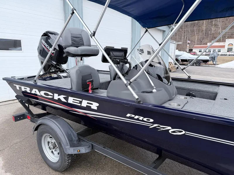 Slide: The Image of Tracker Pro 170 2021 - 32