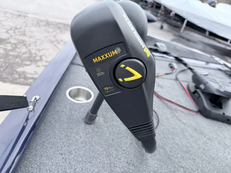 Slide: The Image of Tracker Pro 170 2021 - 6