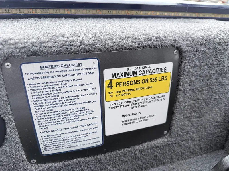 Slide: The Image of Tracker Pro 170 2021 - 9