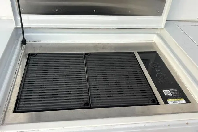 Slide: The Image of Built-in grill on 2006 North Star Yachts 73 Cockpit Motoryacht. - 48