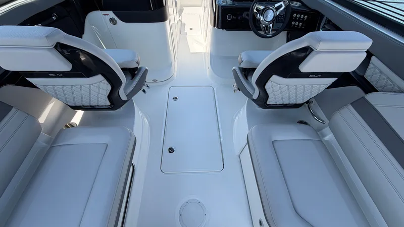 Slide: The Image of Sea Ray SLX 260 Outboard 2026 - 26
