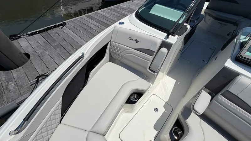Slide: The Image of Sea Ray SLX 260 Outboard 2026 - 50