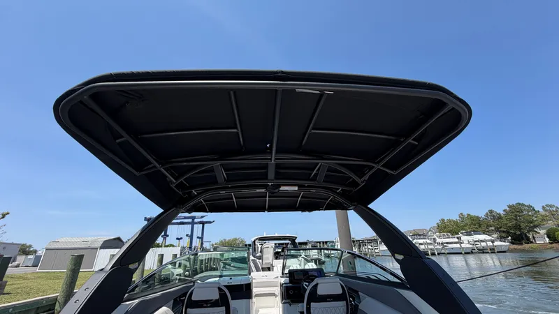 Slide: The Image of Sea Ray SLX 260 Outboard 2026 - 24