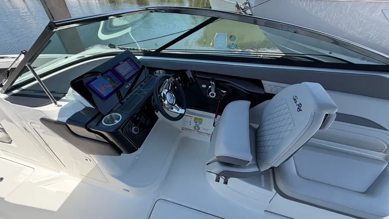 Slide: The Image of Sea Ray SLX 260 Outboard 2026 - 33